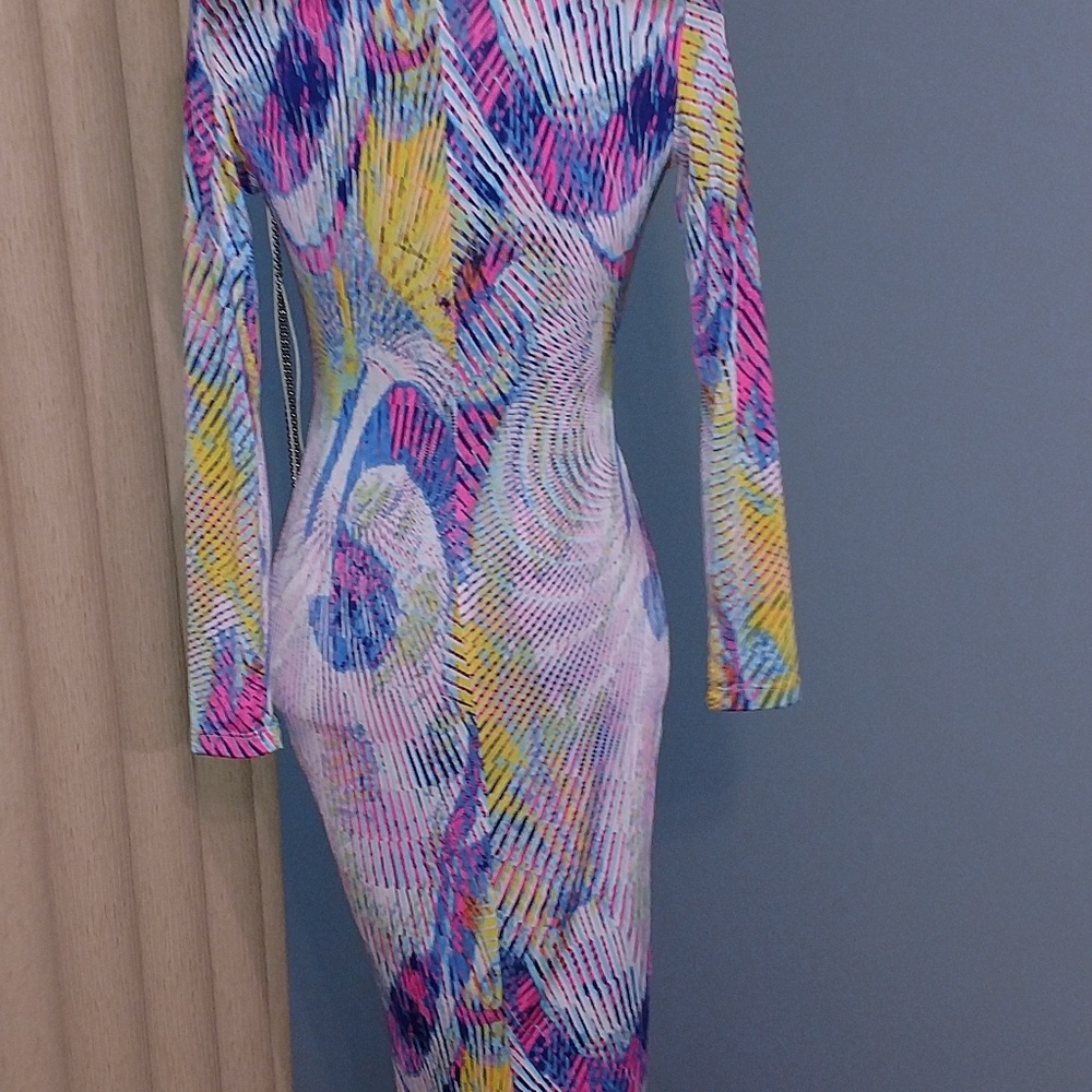 Dress - Picture 3 of 3